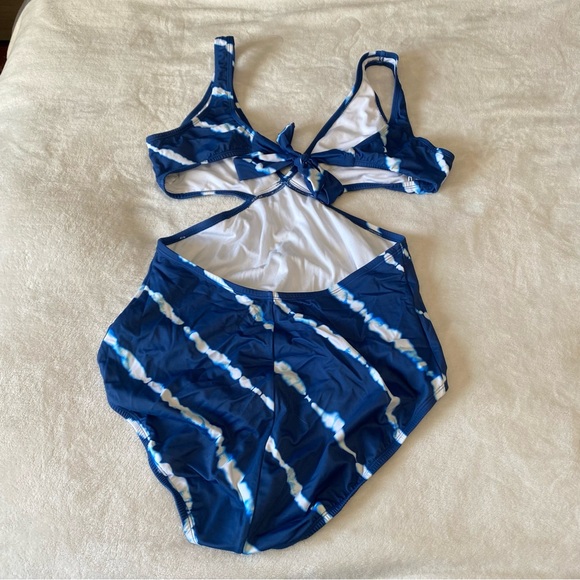 Beach Betty Blue Cut Out One Piece Swimsuit - Picture 6 of 8
